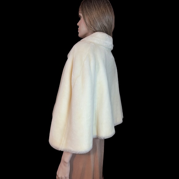 Novelti for Laura Bridal Faux Fur Cape Caplet Shawl Jacket Cover up with collar - Picture 3 of 14